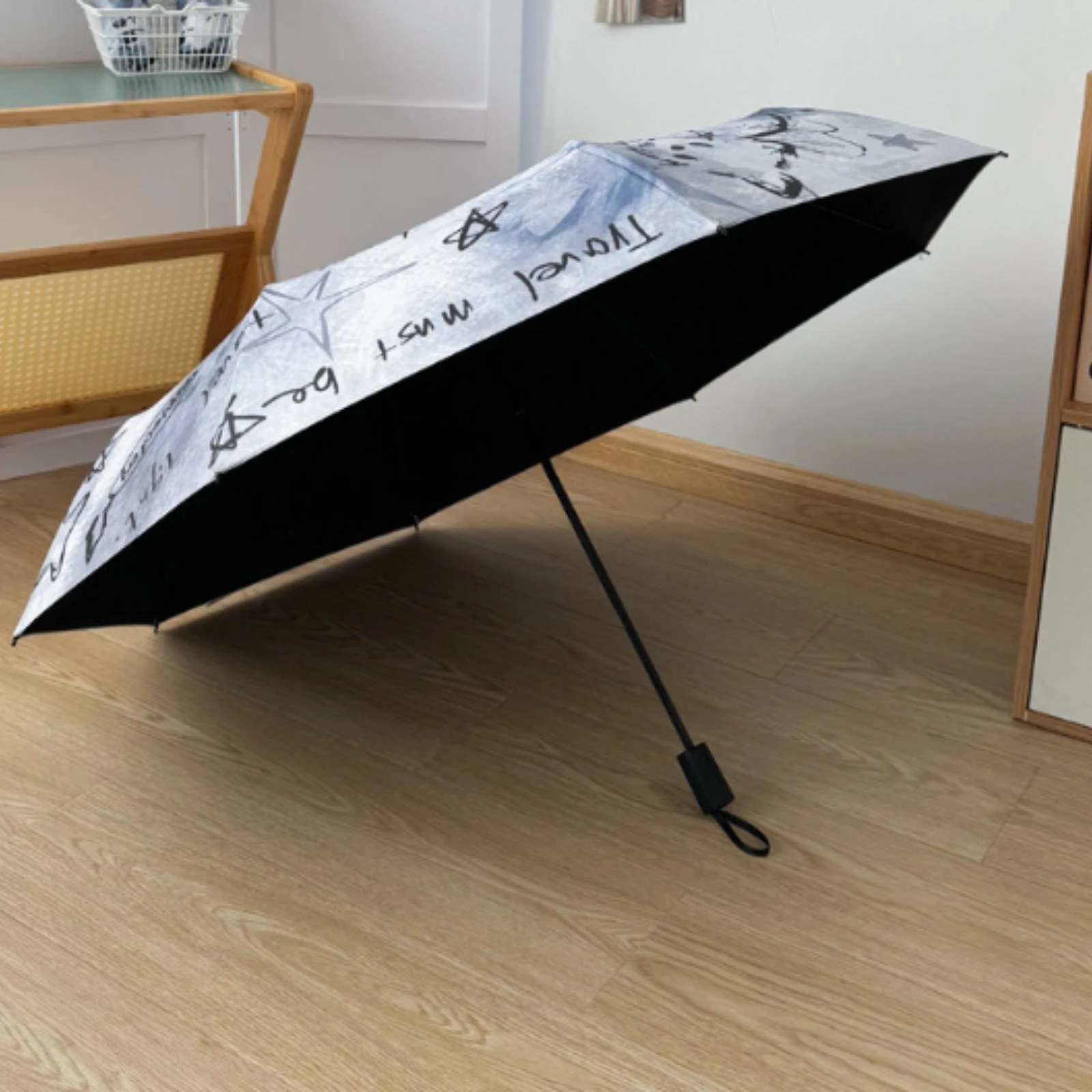 Feline Folding Umbrella Sketch-Style Three-Fold Umbrella Weather Gear Black Handle Lightweight
Feline Folding Umbrella Sketch-Style Three-Fold Umbrella Weather Gear Black Handle Lightweight