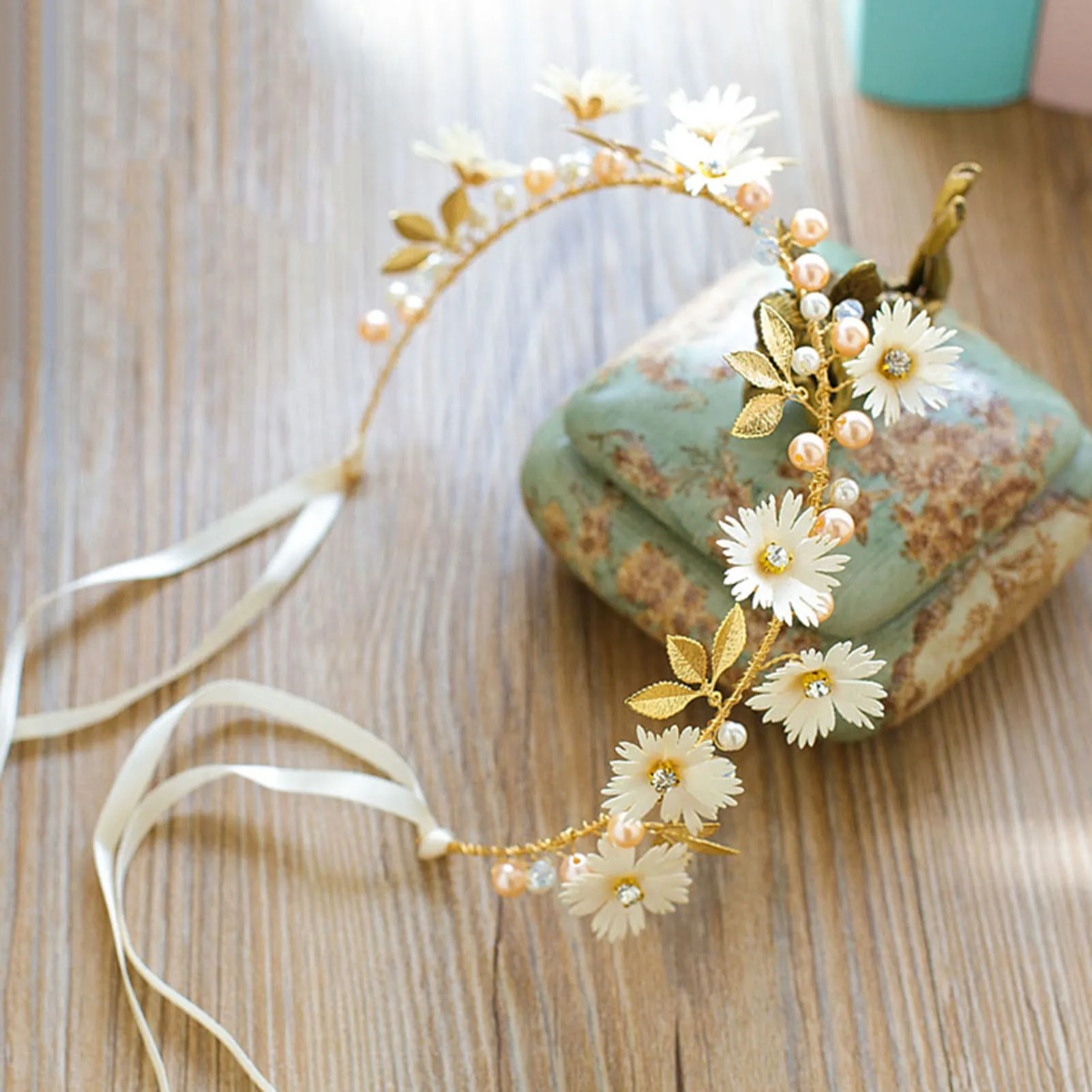 5pcs Daisy Twist Beaded Headband Fashion Pearl Flower Hairband Fashion Bride Tiaras Wedding Hair Accessories Sweet Prom Garlands
5pcs Daisy Twist Beaded Headband Fashion Pearl Flower Hairband Fashion Bride Tiaras Wedding Hair Accessories Sweet Prom Garlands