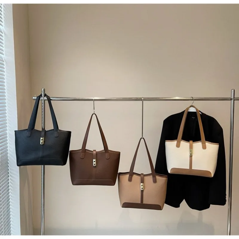 Classic Trendy Designer Diaper Bag For Women Crossbody Bag Luxury Leather Tote Large Capacity Fashionable Letter Logo Simple
Classic Trendy Designer Diaper Bag For Women Crossbody Bag Luxury Leather Tote Large Capacity Fashionable Letter Logo Simple