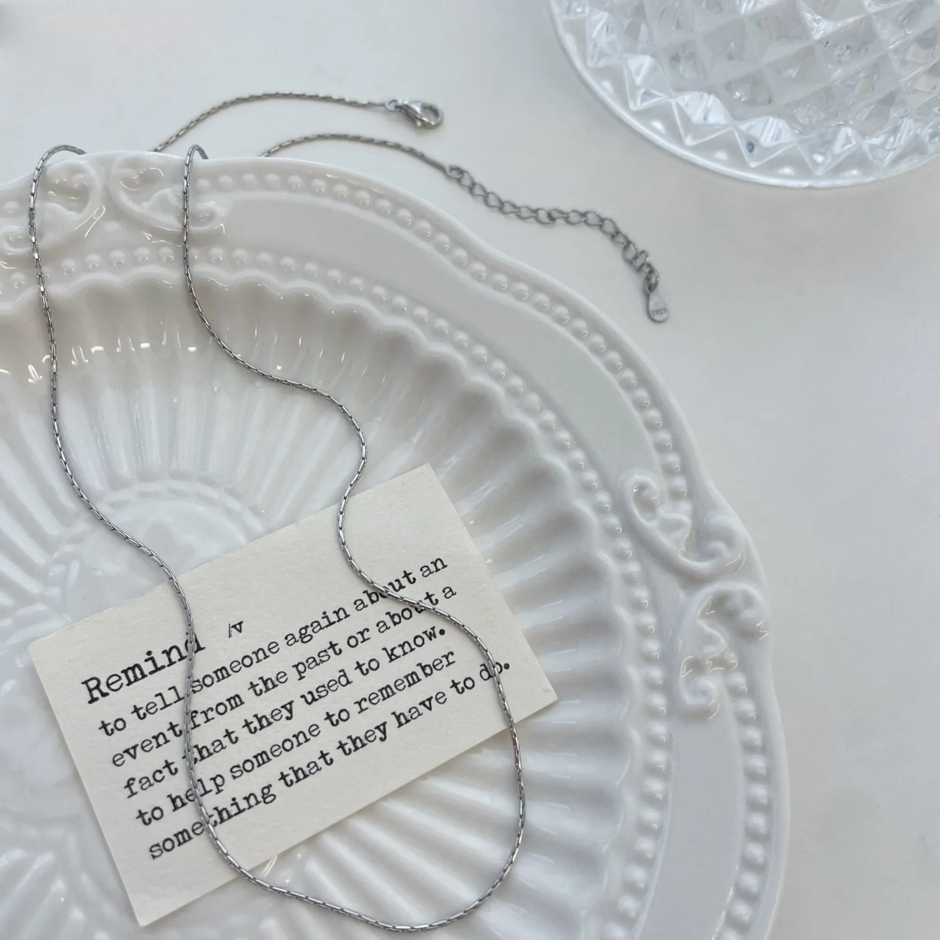 S925 pure silver minimalist snake bone chain, ins cool style, versatile and elegant, simple short chain bamboo knot necklace
S925 pure silver minimalist snake bone chain, ins cool style, versatile and elegant, simple short chain bamboo knot necklace