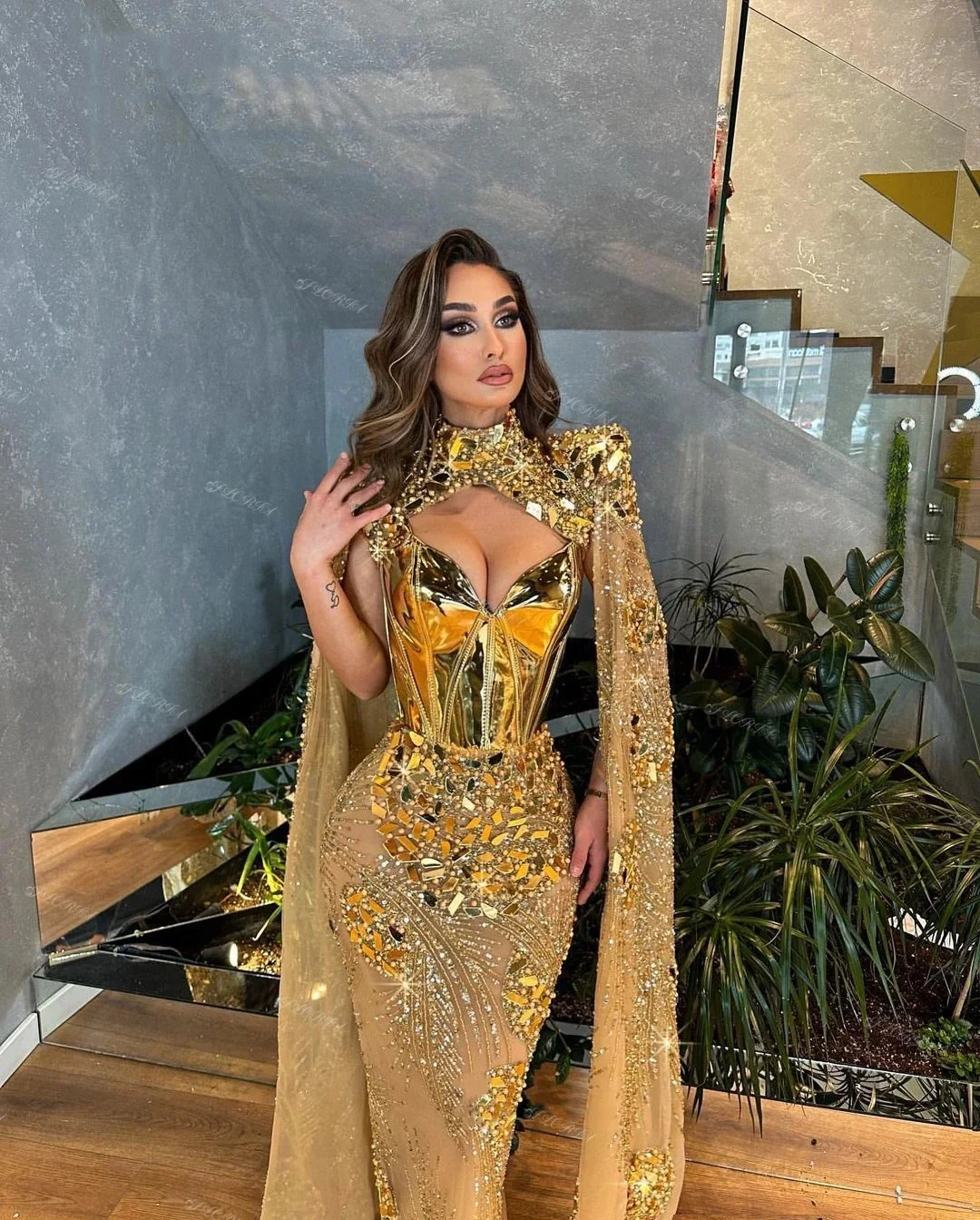 Индивидуальные уникальные золотые платья-русалки для выпускного вечера с длинной накидкой, блестящими кристаллами и пайетками, иллюзорные вечерние наряды для особых мероприятий и гала-вечеров
Индивидуальные уникальные золотые платья-русалки для выпускного вечера с длинной накидкой, блестящими кристаллами и пайетками, иллюзорные вечерние наряды для особых мероприятий и гала-вечеров