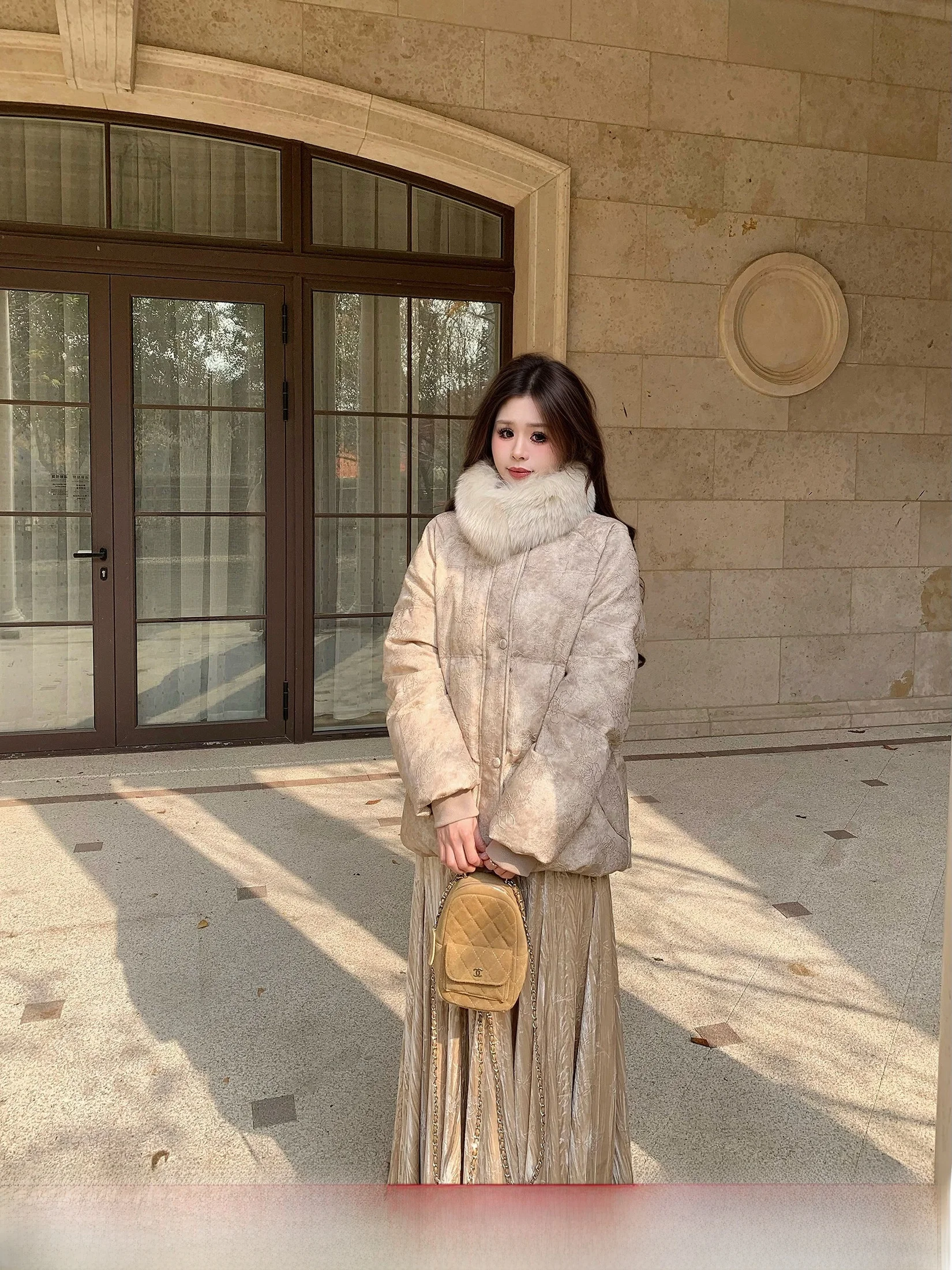 Свободная женская пуховая куртка с меховым воротником, цвет карамель, теплая, повседневная, укороченная, для полных женщин
Свободная женская пуховая куртка с меховым воротником, цвет карамель, теплая, повседневная, укороченная, для полных женщин