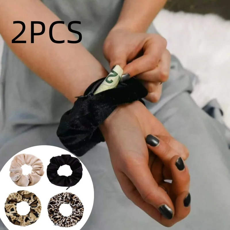 2-piece bracelet coin purse, suitable for carrying small items during travel, outdoor activities, and running. Zipper design is elastic and can also be used as a hair accessory, making it an ideal choice for women's daily use (random color)
2-piece bracelet coin purse, suitable for carrying small items during travel, outdoor activities, and running. Zipper design is elastic and can also be used as a hair accessory, making it an ideal choice for women's daily use (random color)