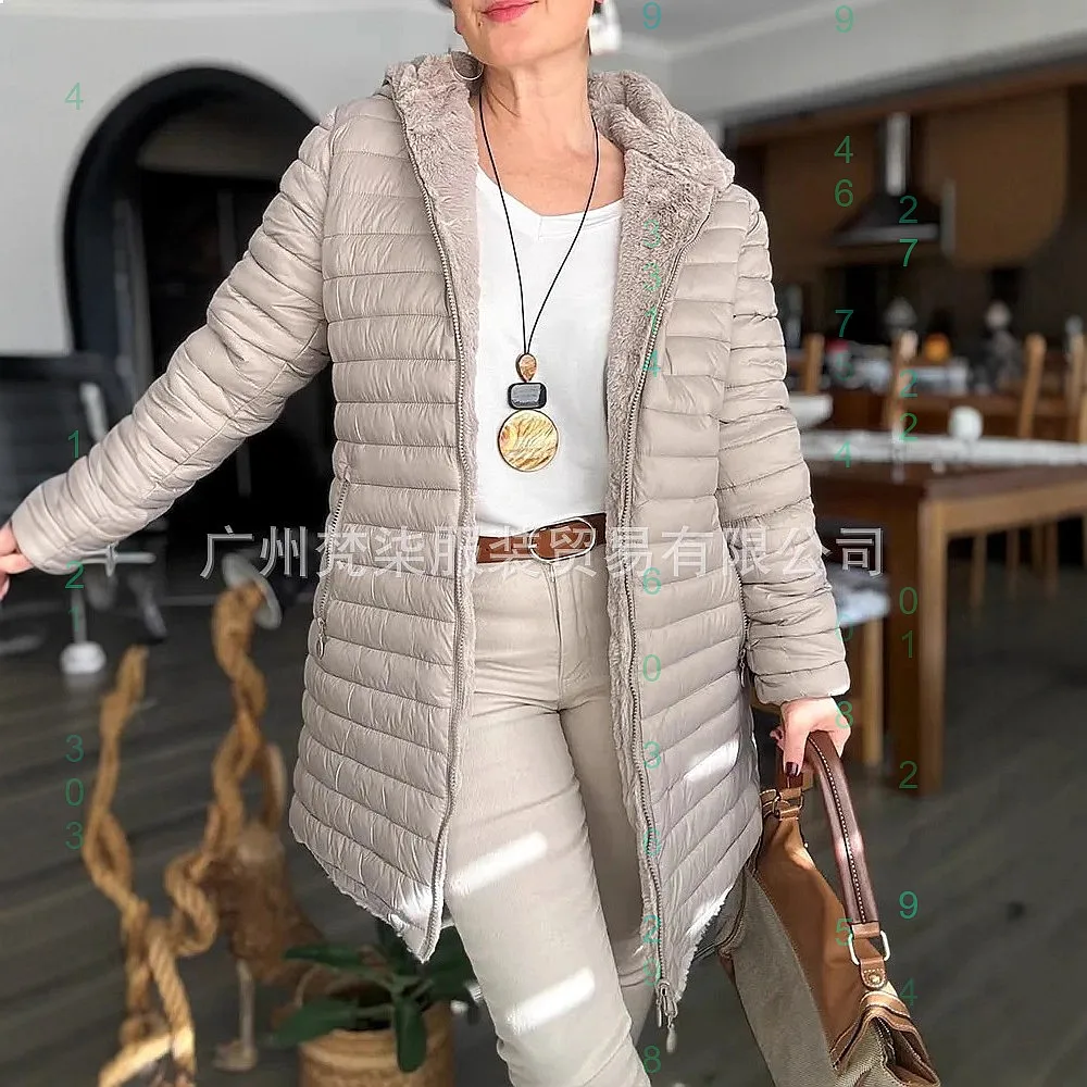 Women's Hooded Plush Lined Cotton Coat Quilted Jacket Reversible Thick Winter Outerwear
Women's Hooded Plush Lined Cotton Coat Quilted Jacket Reversible Thick Winter Outerwear