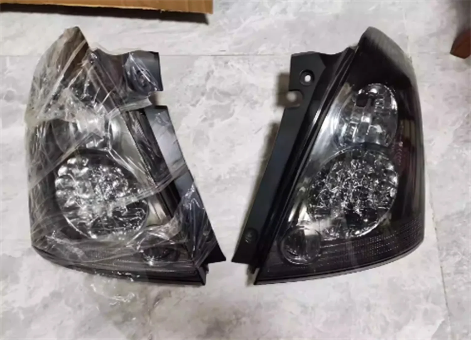 Car Tail Light Rear Lamp Taillight for Suzuki Swift Brake Driving Reversing Lamp Turn Signal
Car Tail Light Rear Lamp Taillight for Suzuki Swift Brake Driving Reversing Lamp Turn Signal