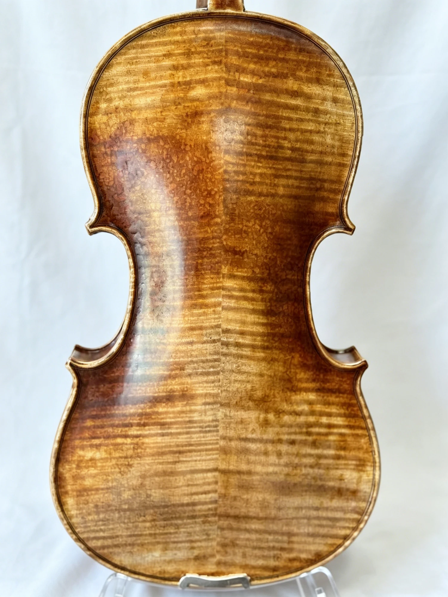 Professional Handmade Violin 4/4, Vintage Style, Ebony Fittings, Maple Veneer, Hand-Painted, Includes Case, Bow, and Shoulder Rest
Professional Handmade Violin 4/4, Vintage Style, Ebony Fittings, Maple Veneer, Hand-Painted, Includes Case, Bow, and Shoulder Rest