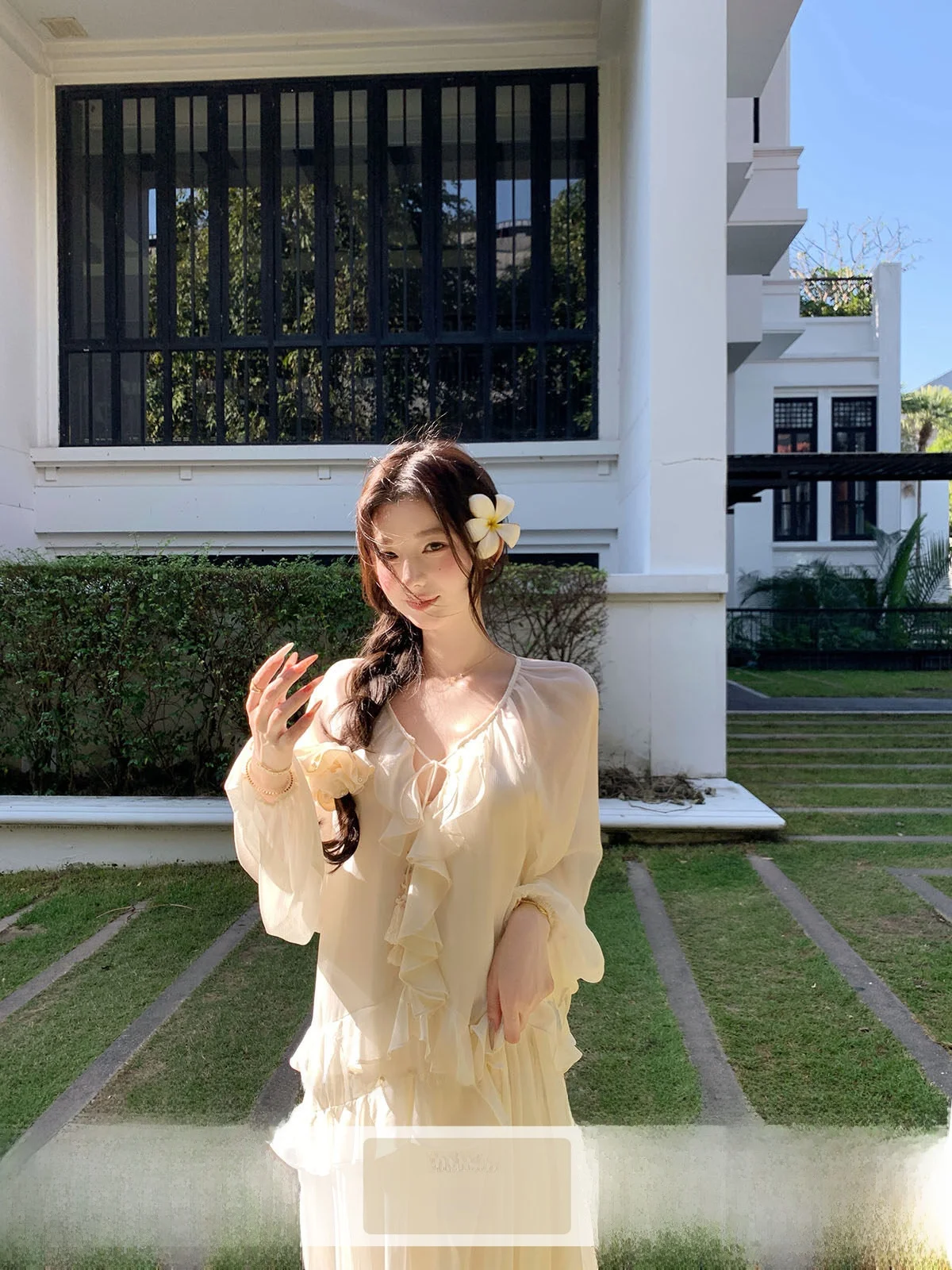 YOLI Zhang Yuli Sweet Gauze Dream Beige V-neck Dress Women's Spring Anti-aging Holiday Style Slimming Long Dress Casual Style...
YOLI Zhang Yuli Sweet Gauze Dream Beige V-neck Dress Women's Spring Anti-aging Holiday Style Slimming Long Dress Casual Style...