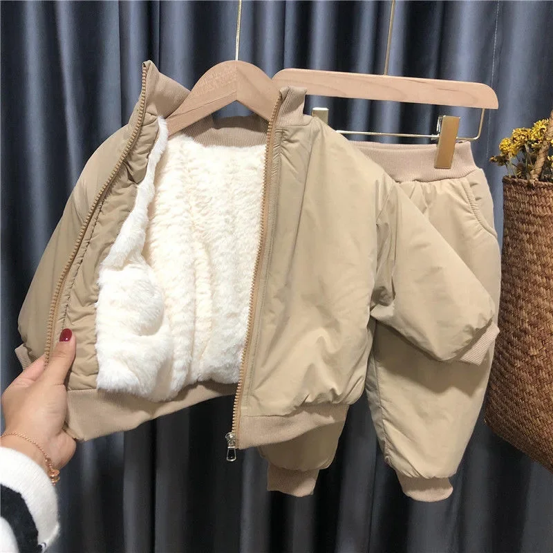 1-6 Years Old Kids Boys Clothes Sets 2pcs Winter Suits Thick Warm Velvet Ziper Outwear Coats+Pants Children Snowsuits 2022 New
1-6 Years Old Kids Boys Clothes Sets 2pcs Winter Suits Thick Warm Velvet Ziper Outwear Coats+Pants Children Snowsuits 2022 New