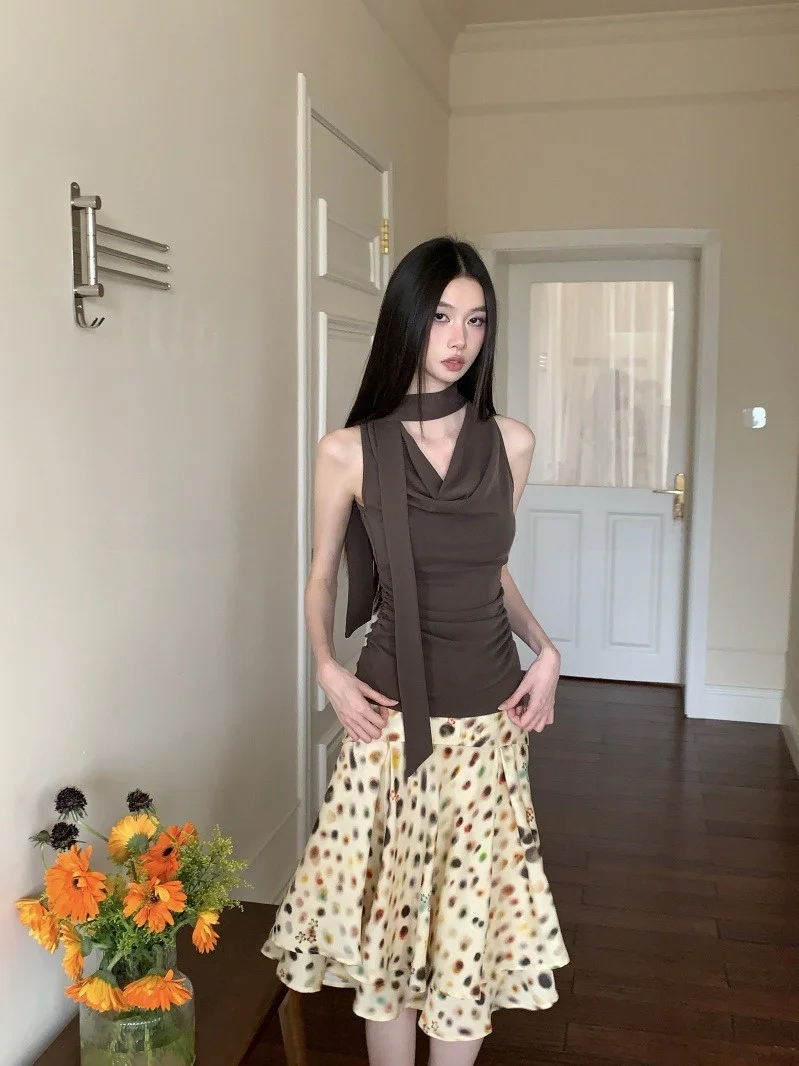 Acetate Lyocell Halter Midi Skirt Set Low Waist A-Line Skirt Summer Casual Style Chinese Production Two-Piece Set
Acetate Lyocell Halter Midi Skirt Set Low Waist A-Line Skirt Summer Casual Style Chinese Production Two-Piece Set