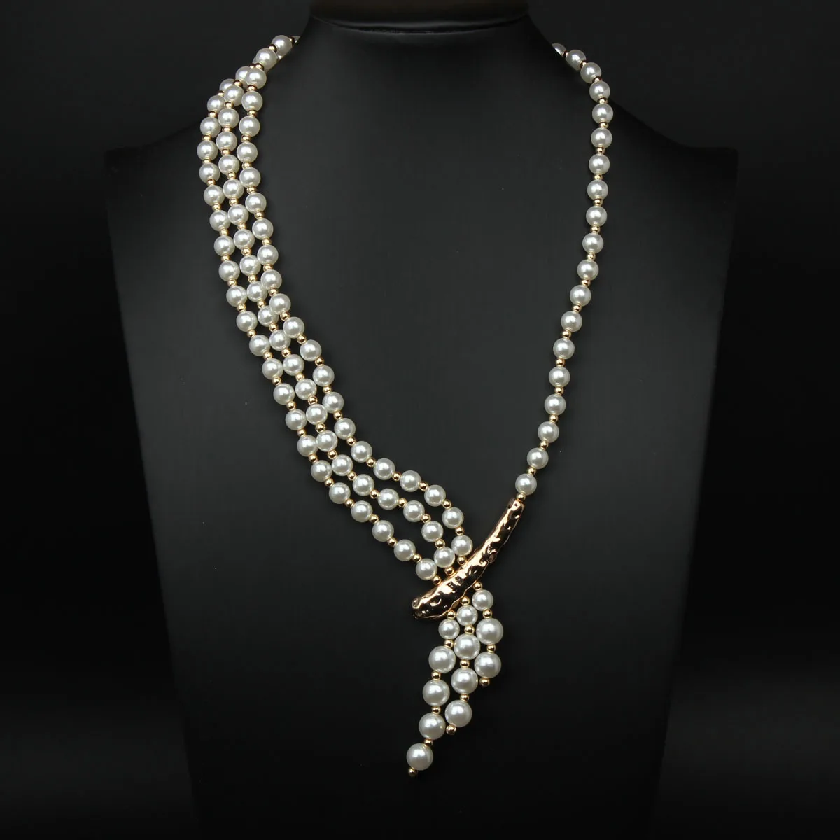 DIY accessories European and American fashion elegant versatile pearl necklace multi-layer stacked collarbone chain light luxury
DIY accessories European and American fashion elegant versatile pearl necklace multi-layer stacked collarbone chain light luxury