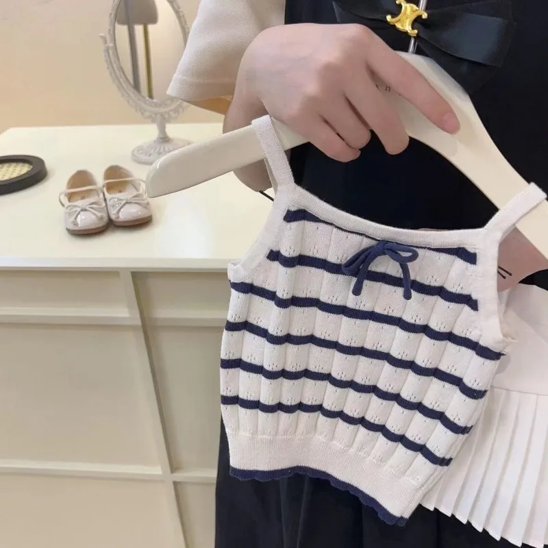New Girls' Summer School Style Slothing Set, Children's Stylish Camisole Vest Top, Pleated Skirt, Baby Two-piece Set
New Girls' Summer School Style Slothing Set, Children's Stylish Camisole Vest Top, Pleated Skirt, Baby Two-piece Set