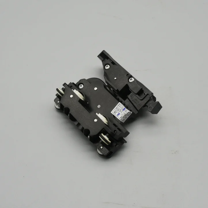 1 шт. режущий блок для плоттеров HP DesignJet серий T120, T520, 730, 830 (CQ890-67066, CQ890-67017, CQ890-60238)
1 шт. режущий блок для плоттеров HP DesignJet серий T120, T520, 730, 830 (CQ890-67066, CQ890-67017, CQ890-60238)