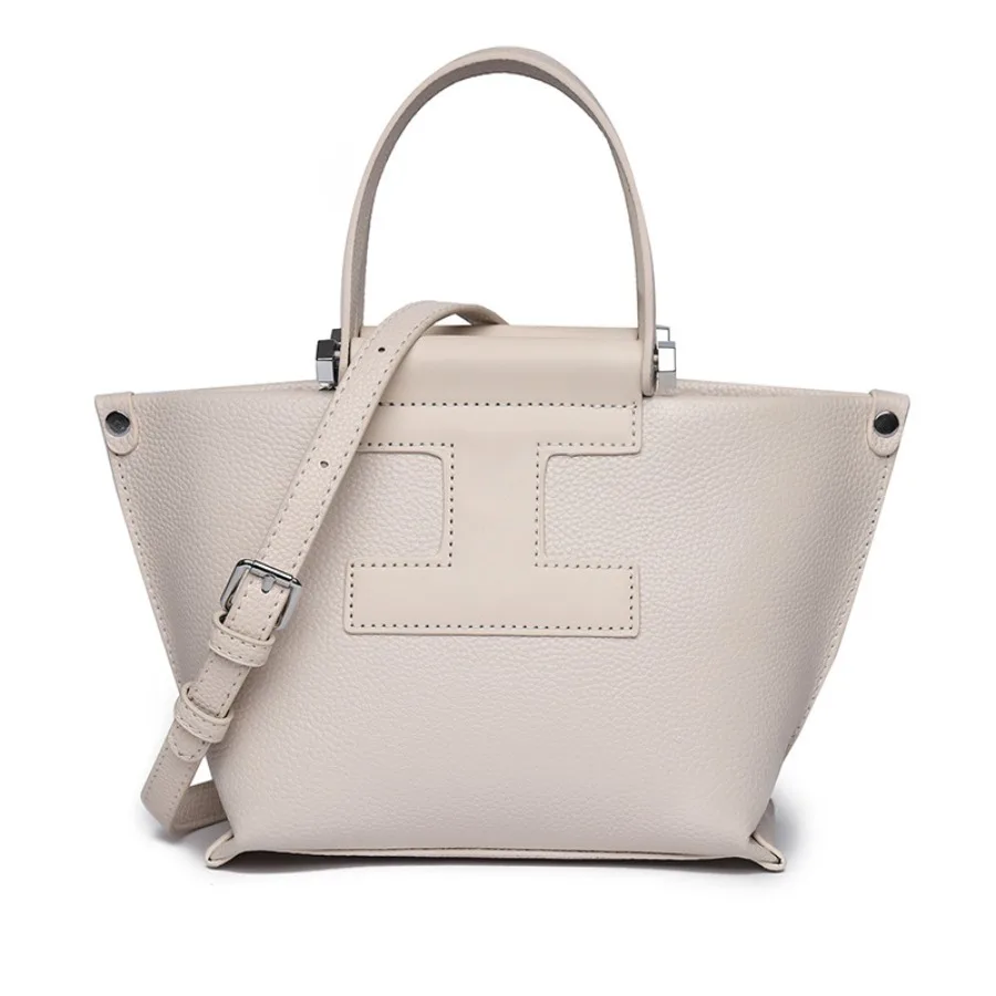 Fashionable Korean-Style Instagram-Inspired Handheld Bag, Minimalist Tote Bag, Daily Versatile Single-Shoulder Crossbody Bags 
Fashionable Korean-Style Instagram-Inspired Handheld Bag, Minimalist Tote Bag, Daily Versatile Single-Shoulder Crossbody Bags