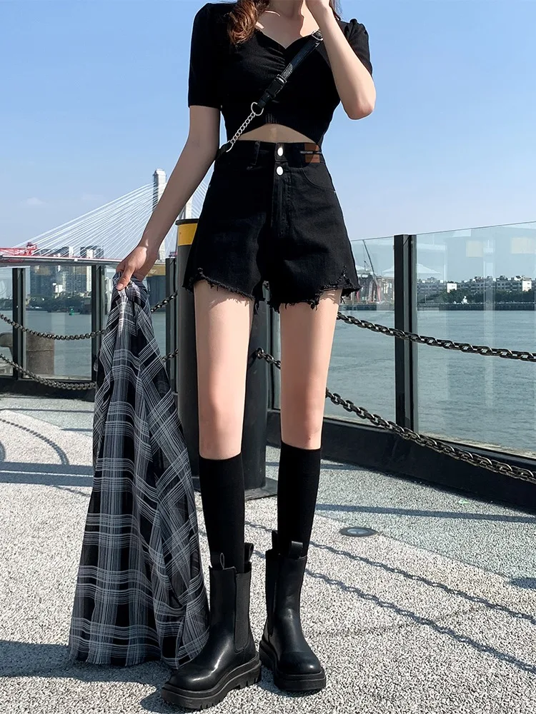 High Waist Black Denim Shorts Women's A-Line Loose Fit Hole Punching Summer Jeans High Cotton Content Zipper Closure
High Waist Black Denim Shorts Women's A-Line Loose Fit Hole Punching Summer Jeans High Cotton Content Zipper Closure