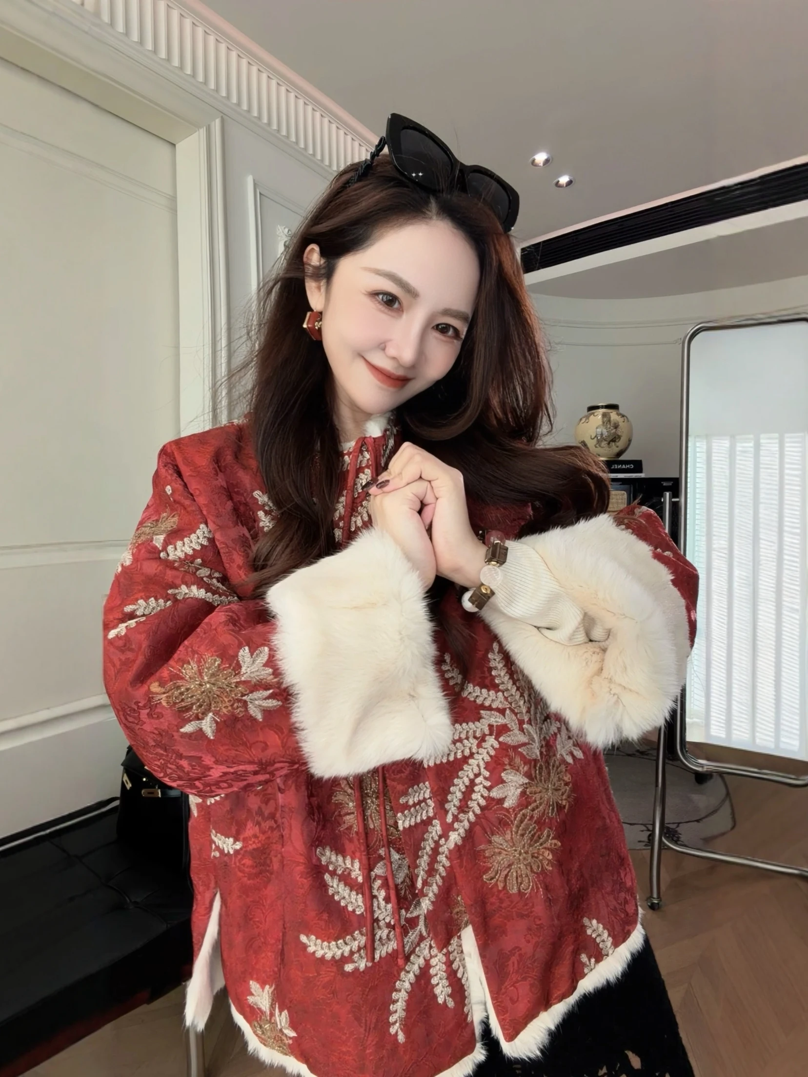 PINZIKO Chinese Sle Rabbit Fur Coat round Ne Belted Embroidered Loose Fit Outerwear Women's Warmth Long Sve Winter Jaet
PINZIKO Chinese Sle Rabbit Fur Coat round Ne Belted Embroidered Loose Fit Outerwear Women's Warmth Long Sve Winter Jaet