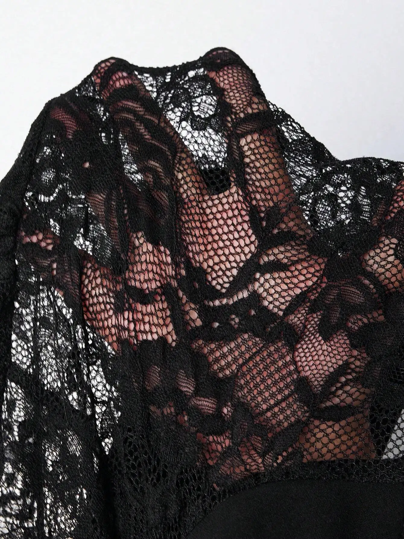Элегантное кружевное плиссированное платье с длинными рукавами больших размеров
Элегантное кружевное плиссированное платье с длинными рукавами больших размеров