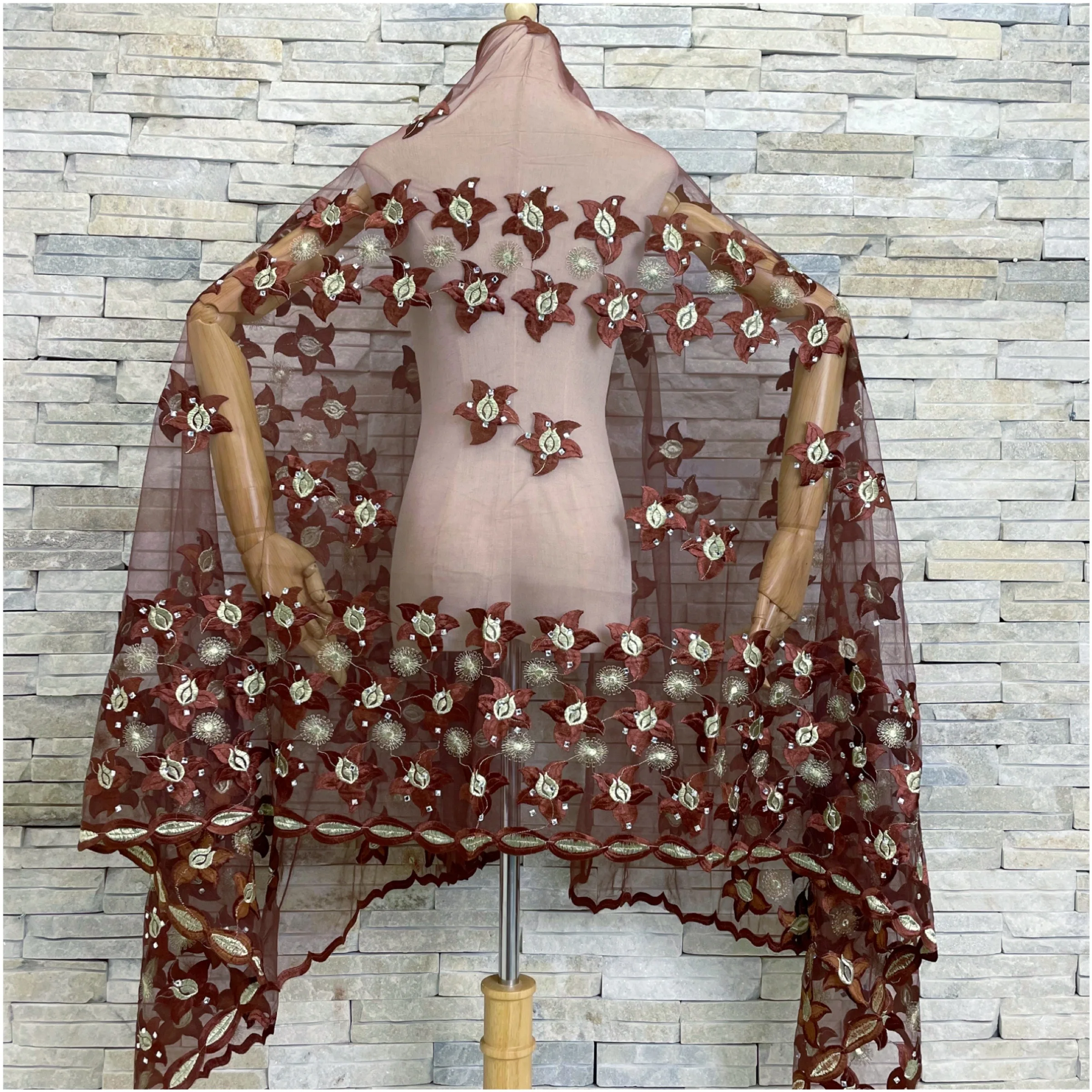 2022 New African Women Scarfs Muslim Embroidered Net scarf Transparent Scarf Circle Design Scarf Shawls Pashmina
2022 New African Women Scarfs Muslim Embroidered Net scarf Transparent Scarf Circle Design Scarf Shawls Pashmina