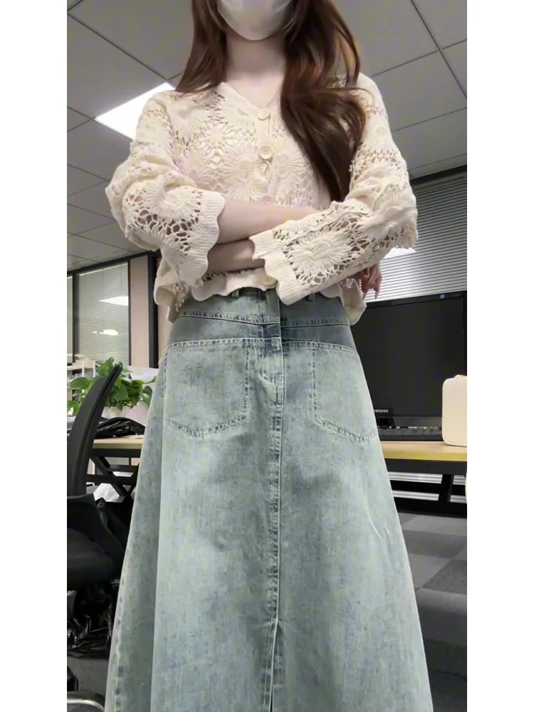 High Waist A-Line Skirt Korean Style Light Blue Denim Split Design Women's Spring Fashion Slimming Versatile Midi Skirt
High Waist A-Line Skirt Korean Style Light Blue Denim Split Design Women's Spring Fashion Slimming Versatile Midi Skirt