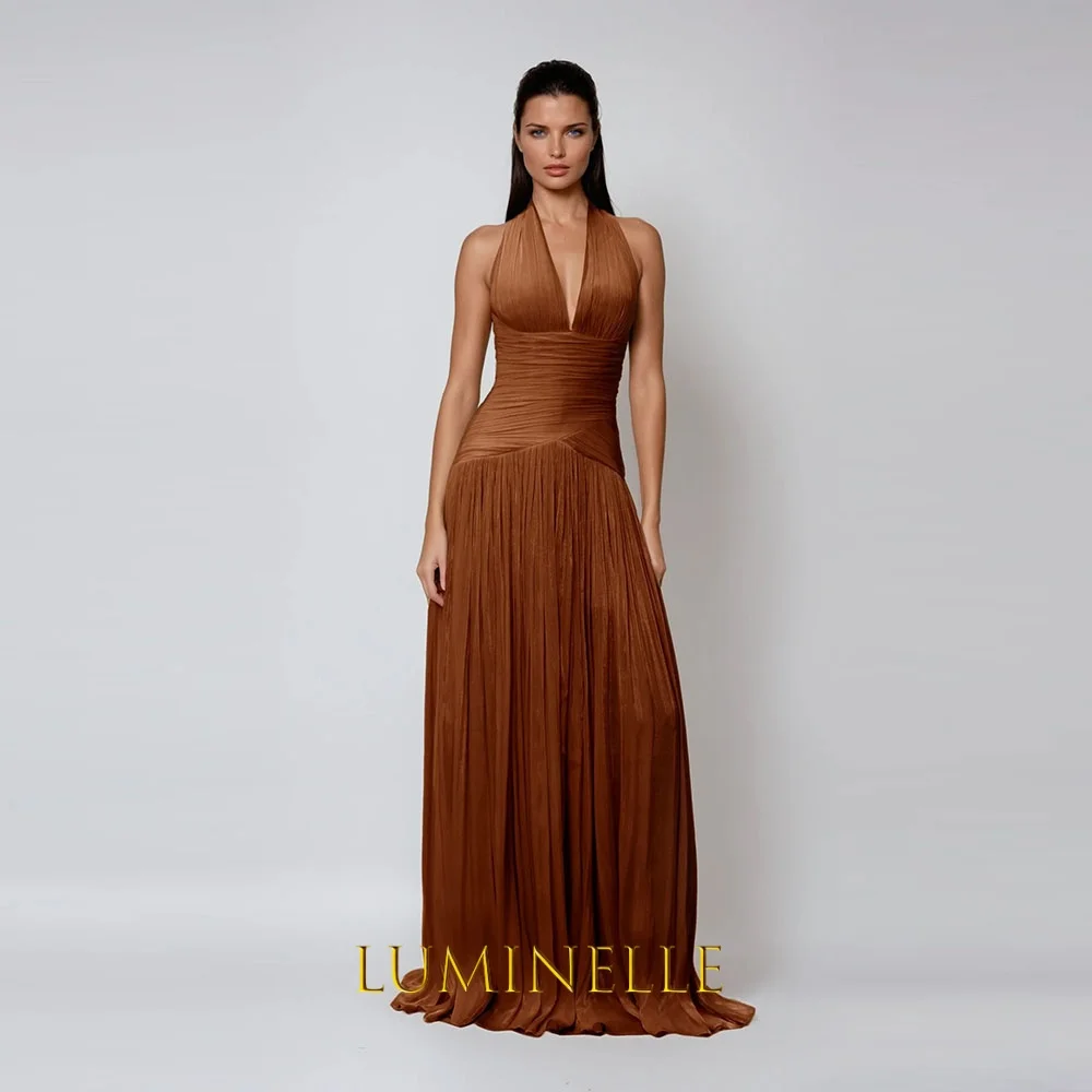 Sexy Halter Evening Dresses for Women V-Neck Sleeveless Prom Dress Saudi Arabic Formal Occasion Prom Gowns Customized Made
Sexy Halter Evening Dresses for Women V-Neck Sleeveless Prom Dress Saudi Arabic Formal Occasion Prom Gowns Customized Made