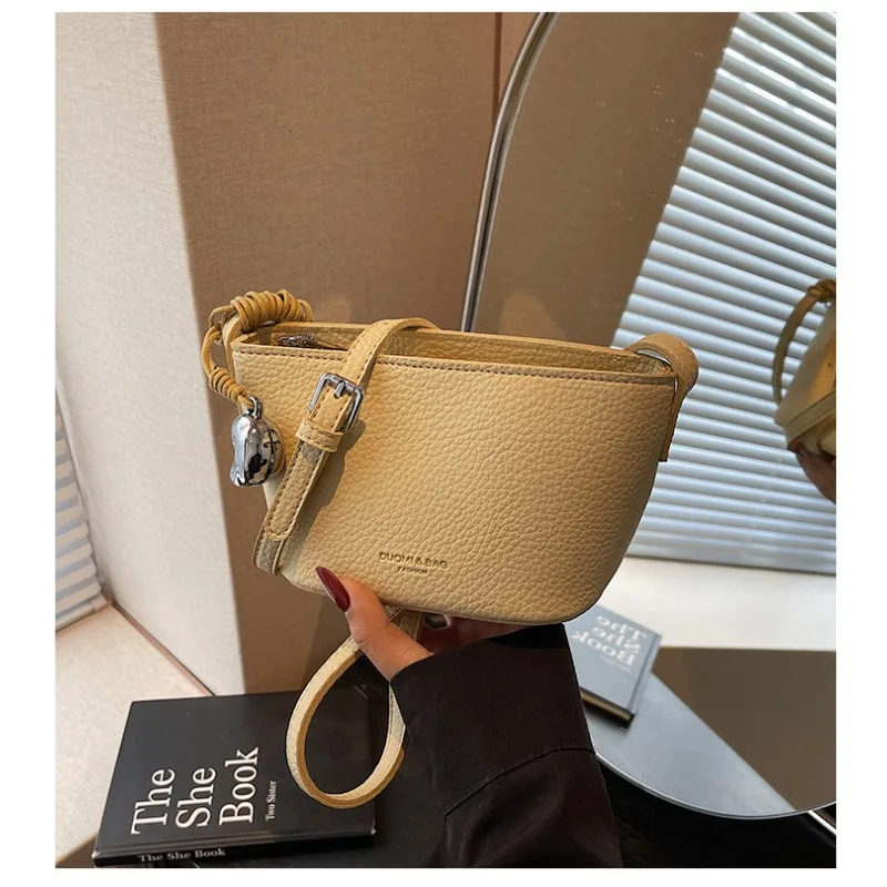2025 fashionable and versatile single-shoulder crossbody bag for women, high-end small boat bag, hand-held small bag
2025 fashionable and versatile single-shoulder crossbody bag for women, high-end small boat bag, hand-held small bag