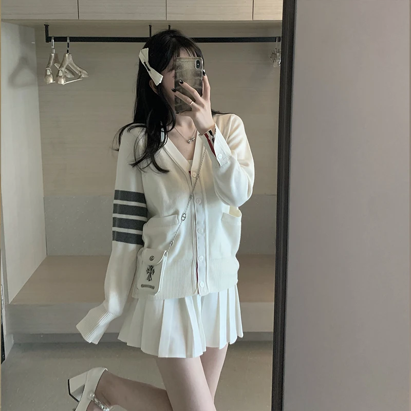 KKK Studio Long Sve Knitted Air Conditioned Open Cardigan Women's V-Ne Thin Striped Design Lazy Sun Protection ort Jaet
KKK Studio Long Sve Knitted Air Conditioned Open Cardigan Women's V-Ne Thin Striped Design Lazy Sun Protection ort Jaet