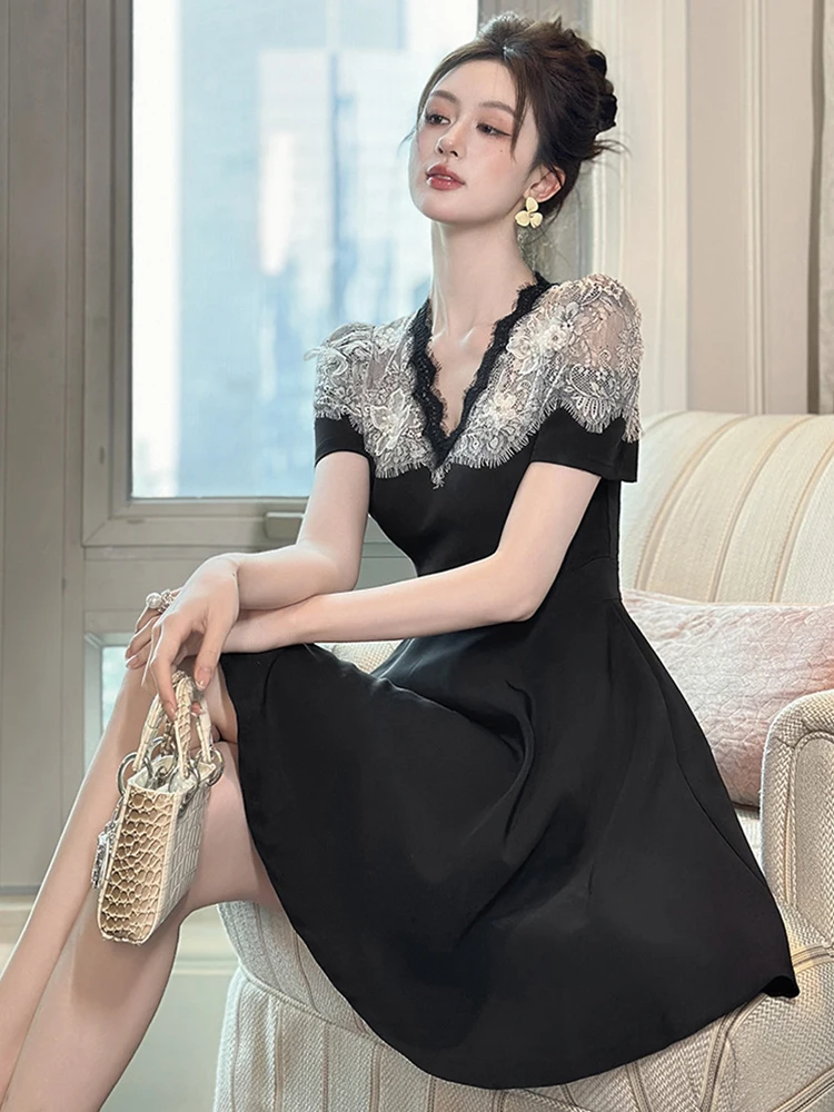 Женская одежда для торжественных случаев, кружевное черное мини-короткое платье трапециевидной формы с v-образным вырезом, элегантное женское модное вечернее платье, повседневное лето
Женская одежда для торжественных случаев, кружевное черное мини-короткое платье трапециевидной формы с v-образным вырезом, элегантное женское модное вечернее платье, повседневное лето