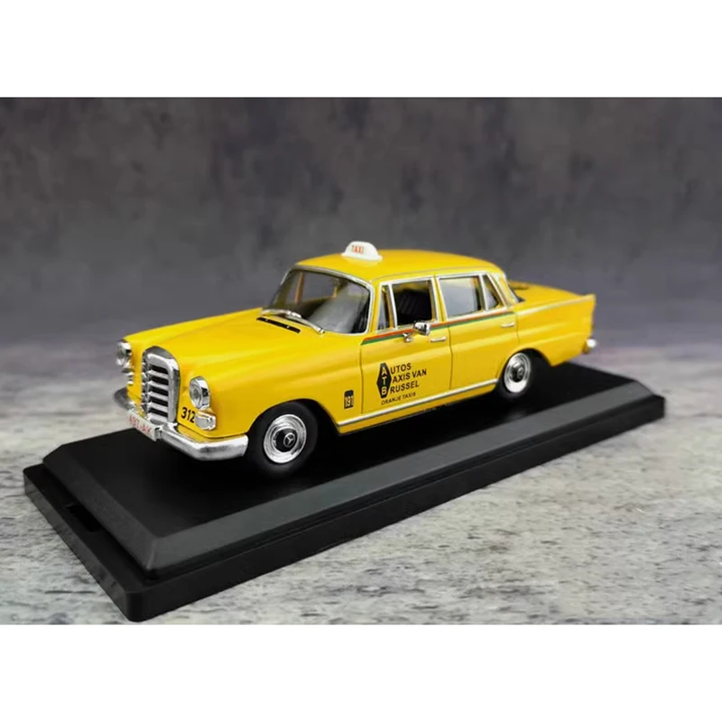 Литой под давлением масштаб 1:43 Benz 200D TAXI желтый классический сплав модель автомобиля готовая имитация сувениров коллекция подарочное украшение
Литой под давлением масштаб 1:43 Benz 200D TAXI желтый классический сплав модель автомобиля готовая имитация сувениров коллекция подарочное украшение
