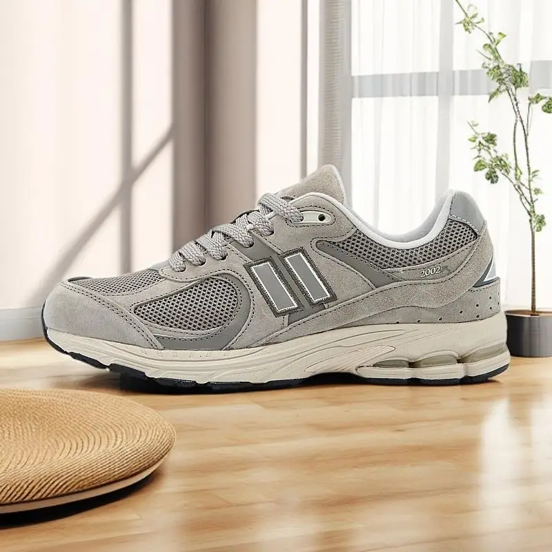 Summer couple style: a must-have for the new season of sneakers - fashionable and comfortable casual sports shoes
Summer couple style: a must-have for the new season of sneakers - fashionable and comfortable casual sports shoes