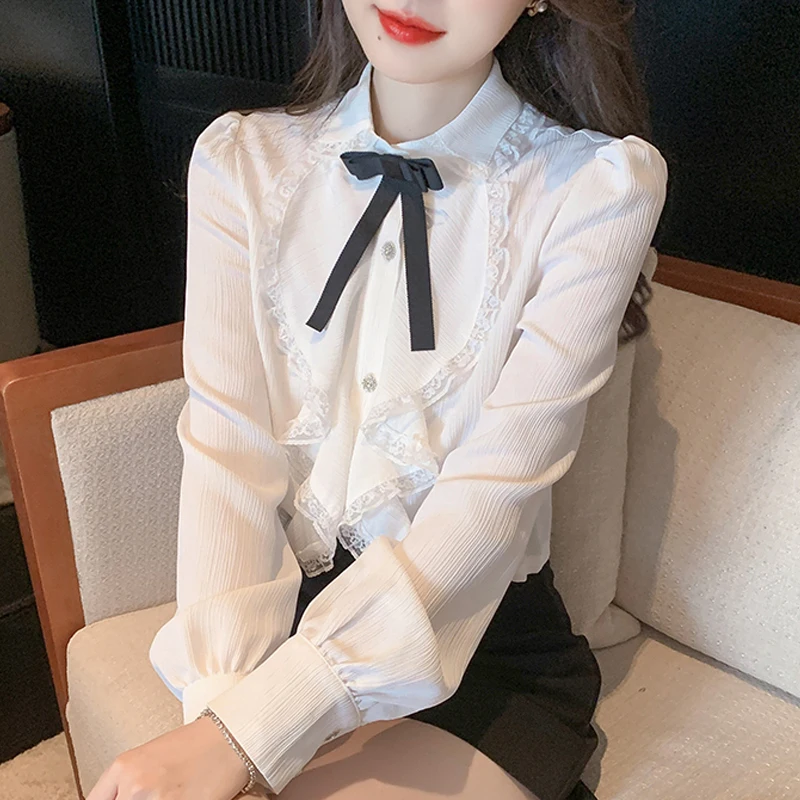 2024 Spring Women White Shirt Turn down Collar Lace Patchwork Chiffon Blouse Bowknot Office lady Ruffles Tops
2024 Spring Women White Shirt Turn down Collar Lace Patchwork Chiffon Blouse Bowknot Office lady Ruffles Tops