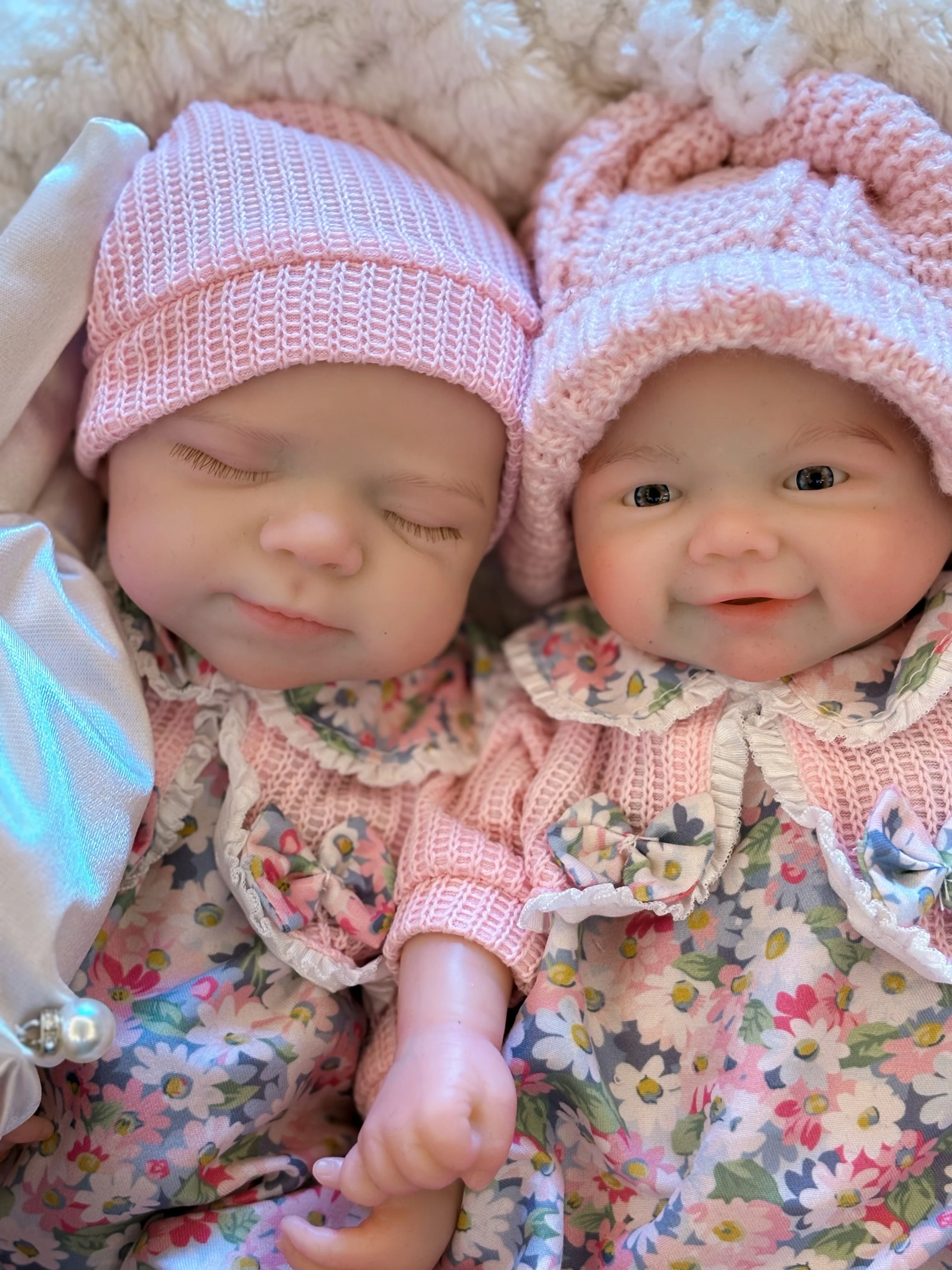 New 13 inch full body silicone open-mouth simulation cute doll, available in either closed-eye or open-eye styles
New 13 inch full body silicone open-mouth simulation cute doll, available in either closed-eye or open-eye styles