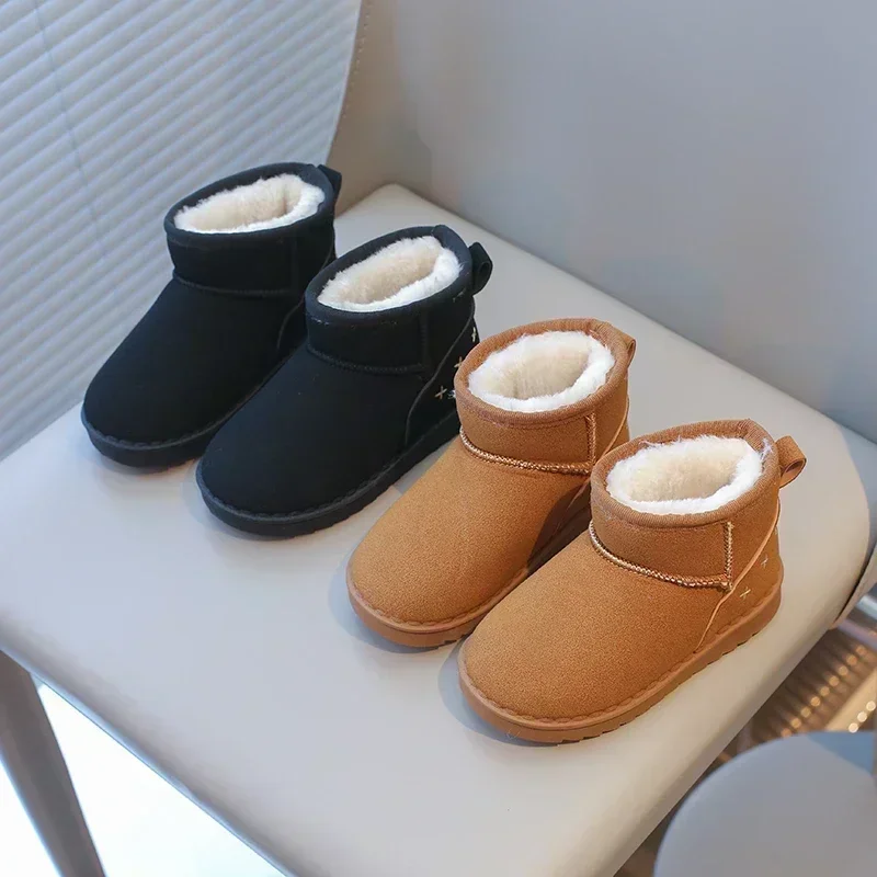 2025 Children's Snow Boots Boys Girls in Winter New Set of Short Boots Suede Cotton Shoes Plush Insulation Kids Shoes Snow Boots
2025 Children's Snow Boots Boys Girls in Winter New Set of Short Boots Suede Cotton Shoes Plush Insulation Kids Shoes Snow Boots