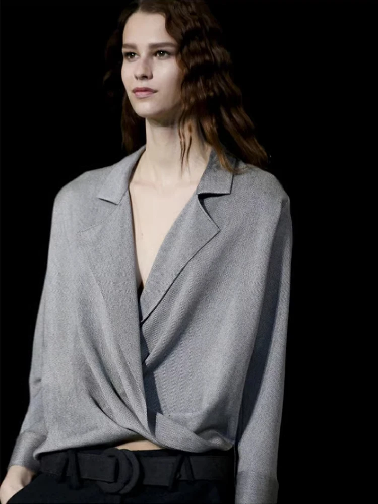 Retro Chic Loose Long Sleeve Suit Collar High Waist Grey Shirt Women's Fashionable Commute Style Cotton Polyester Blend
Retro Chic Loose Long Sleeve Suit Collar High Waist Grey Shirt Women's Fashionable Commute Style Cotton Polyester Blend