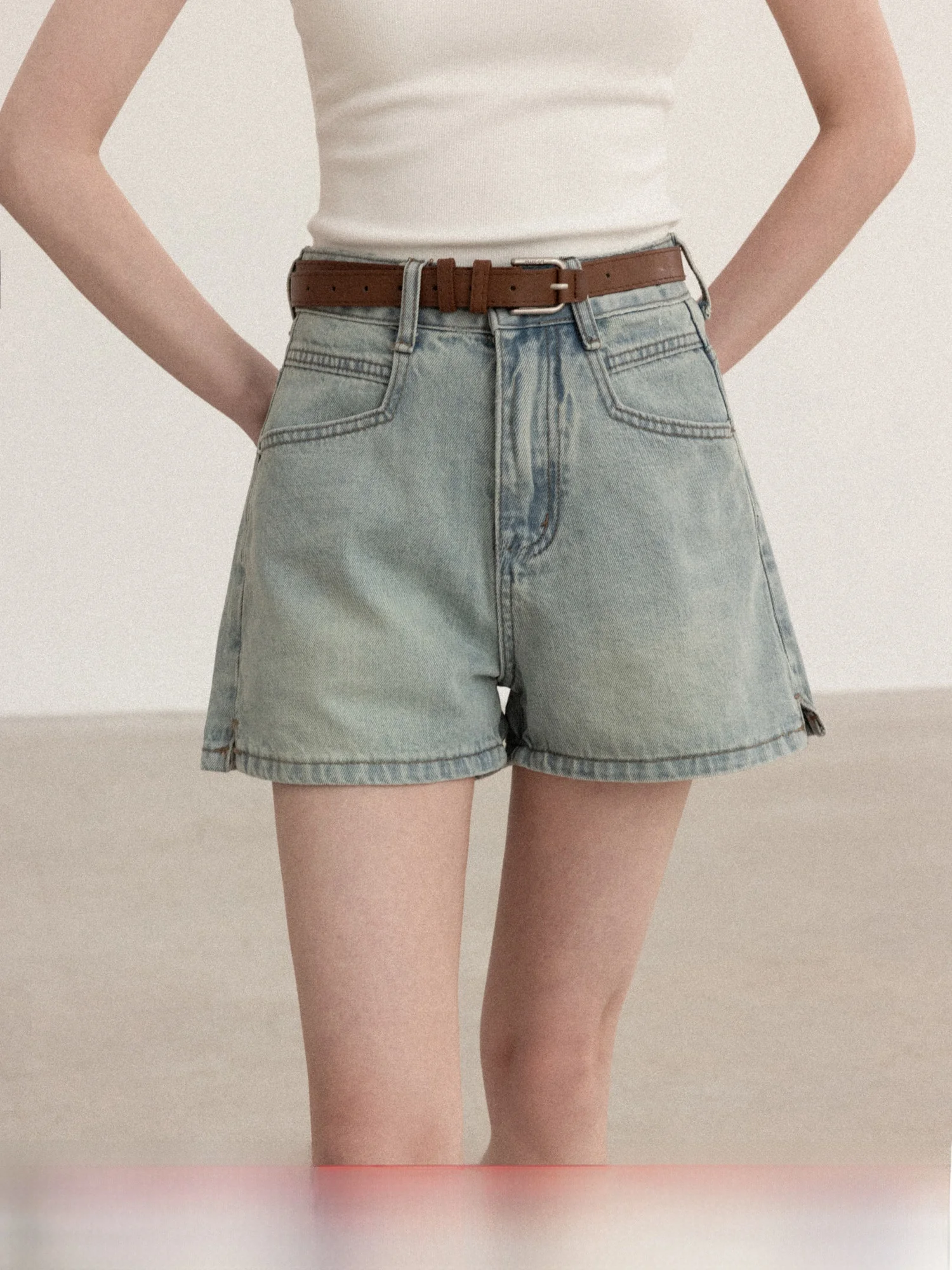Blue High Waist Straight Leg Jeans Women's Wide Leg Denim Spring Short Trousers Comfortable Breathable Casual Zipper Style
Blue High Waist Straight Leg Jeans Women's Wide Leg Denim Spring Short Trousers Comfortable Breathable Casual Zipper Style