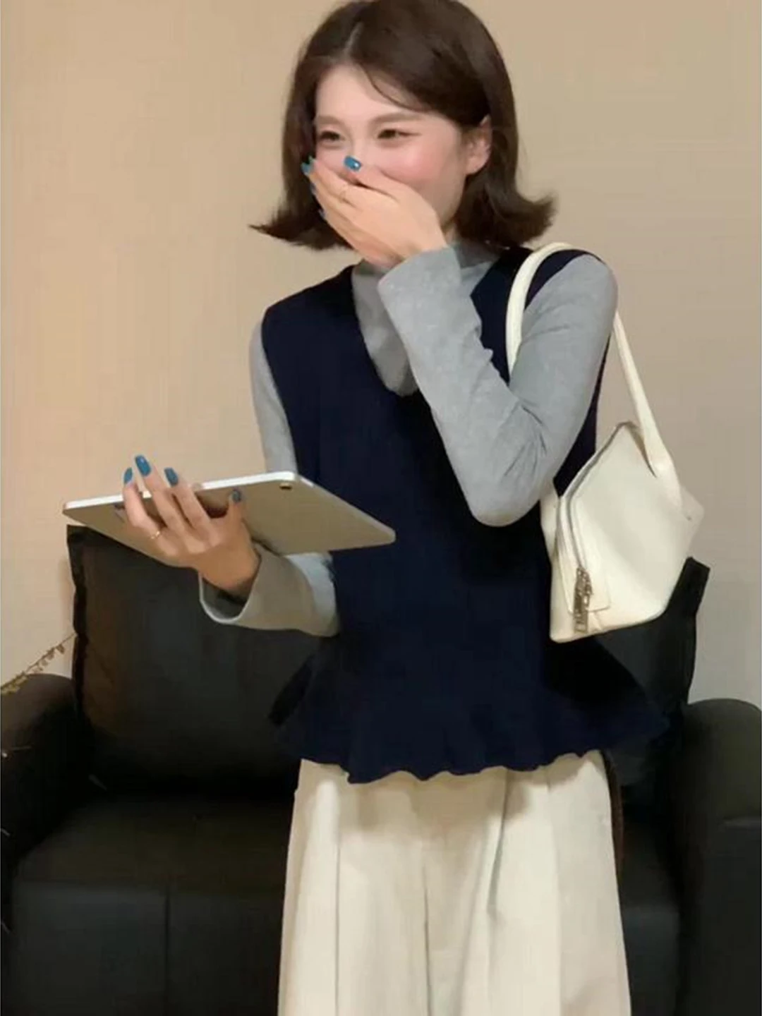 Fall Fashion Korean Style Commute Dark Blue Vest Base Shirt Layering Set Petite Size High Waist Long Pants Casual Wear
Fall Fashion Korean Style Commute Dark Blue Vest Base Shirt Layering Set Petite Size High Waist Long Pants Casual Wear