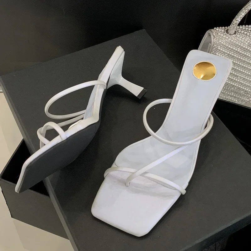 Aneikeh New Fashion Narrow Band Hollow Out Women Slippers Summer Square Toe Thin Low Heels Party Ladies Shoes
Aneikeh New Fashion Narrow Band Hollow Out Women Slippers Summer Square Toe Thin Low Heels Party Ladies Shoes