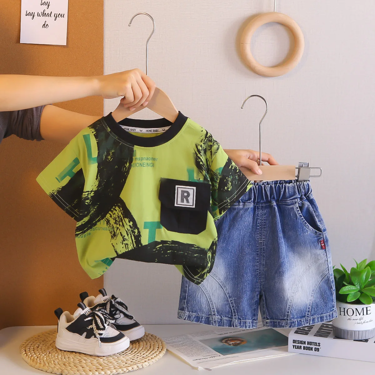 Summer Baby Boy Clothes Set 2026 Korean Fashion Color Letter Short Sleeve T-shirts and Shorts Two Piece Boys Suit Kids Outfits
Summer Baby Boy Clothes Set 2026 Korean Fashion Color Letter Short Sleeve T-shirts and Shorts Two Piece Boys Suit Kids Outfits