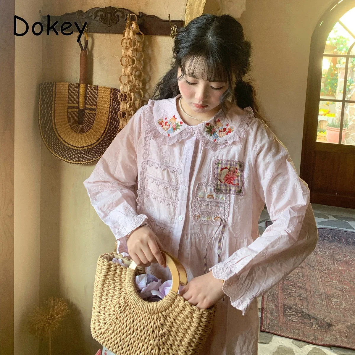 Vintage Embroidery Cotton Linen Kawaii Blouses Women Japan Style Mori Girl Lace Ruffled Peter Pan Collar Long Sleeve White Shirt
Vintage Embroidery Cotton Linen Kawaii Blouses Women Japan Style Mori Girl Lace Ruffled Peter Pan Collar Long Sleeve White Shirt