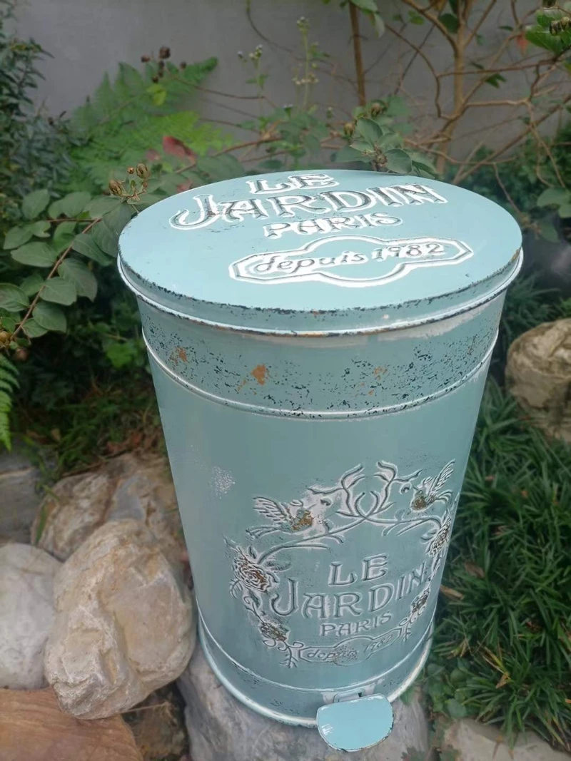 Американская круглая мусорная корзина в стиле кантри, ретро, из кованого железа, с английскими буквами, три цвета
Американская круглая мусорная корзина в стиле кантри, ретро, из кованого железа, с английскими буквами, три цвета