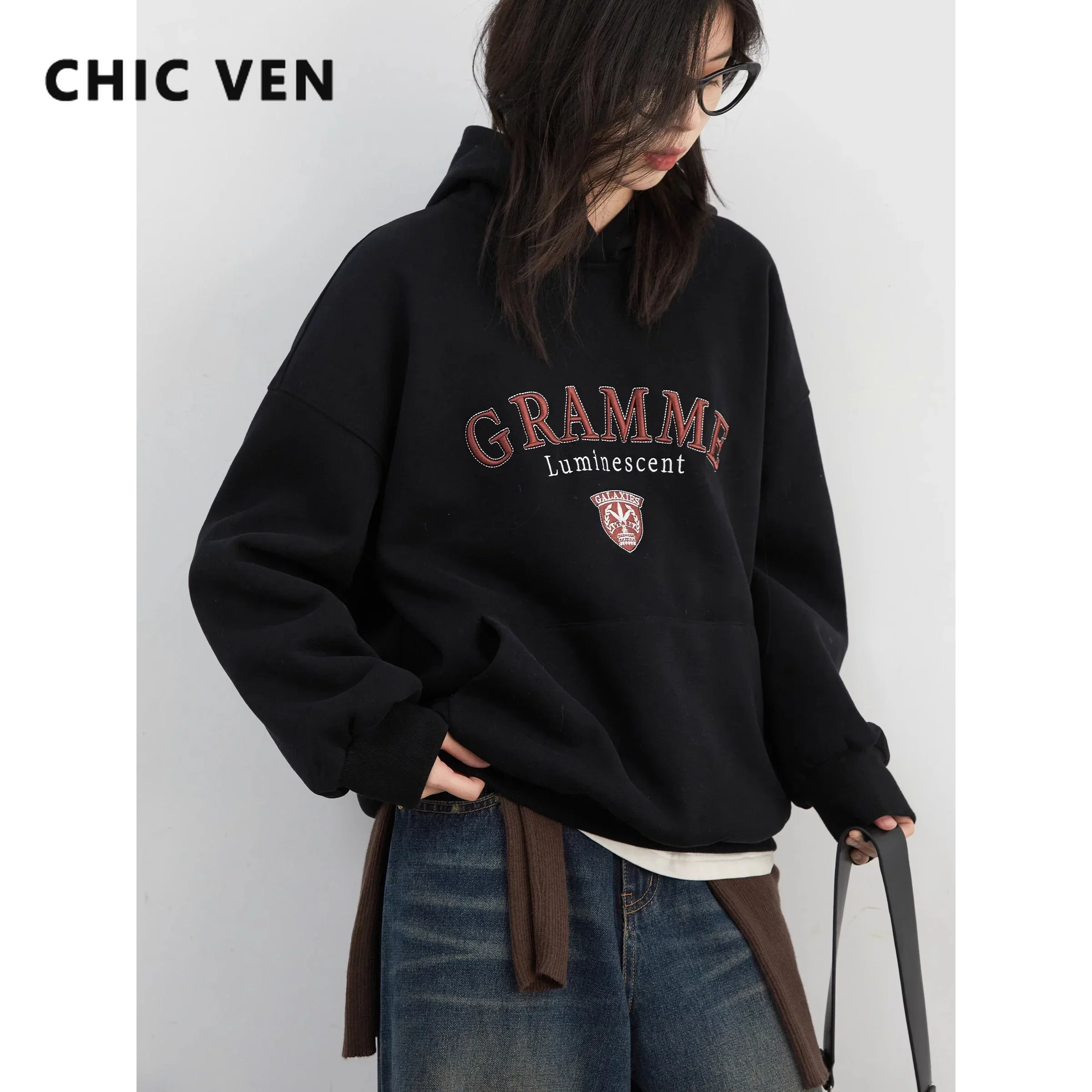 CHIC VEN Women Sweatshirts Loose Casual New Hooded Letter Embroidered Flush Hoodie Female Pullover Woman Top Autumn Winter 2024
CHIC VEN Women Sweatshirts Loose Casual New Hooded Letter Embroidered Flush Hoodie Female Pullover Woman Top Autumn Winter 2024