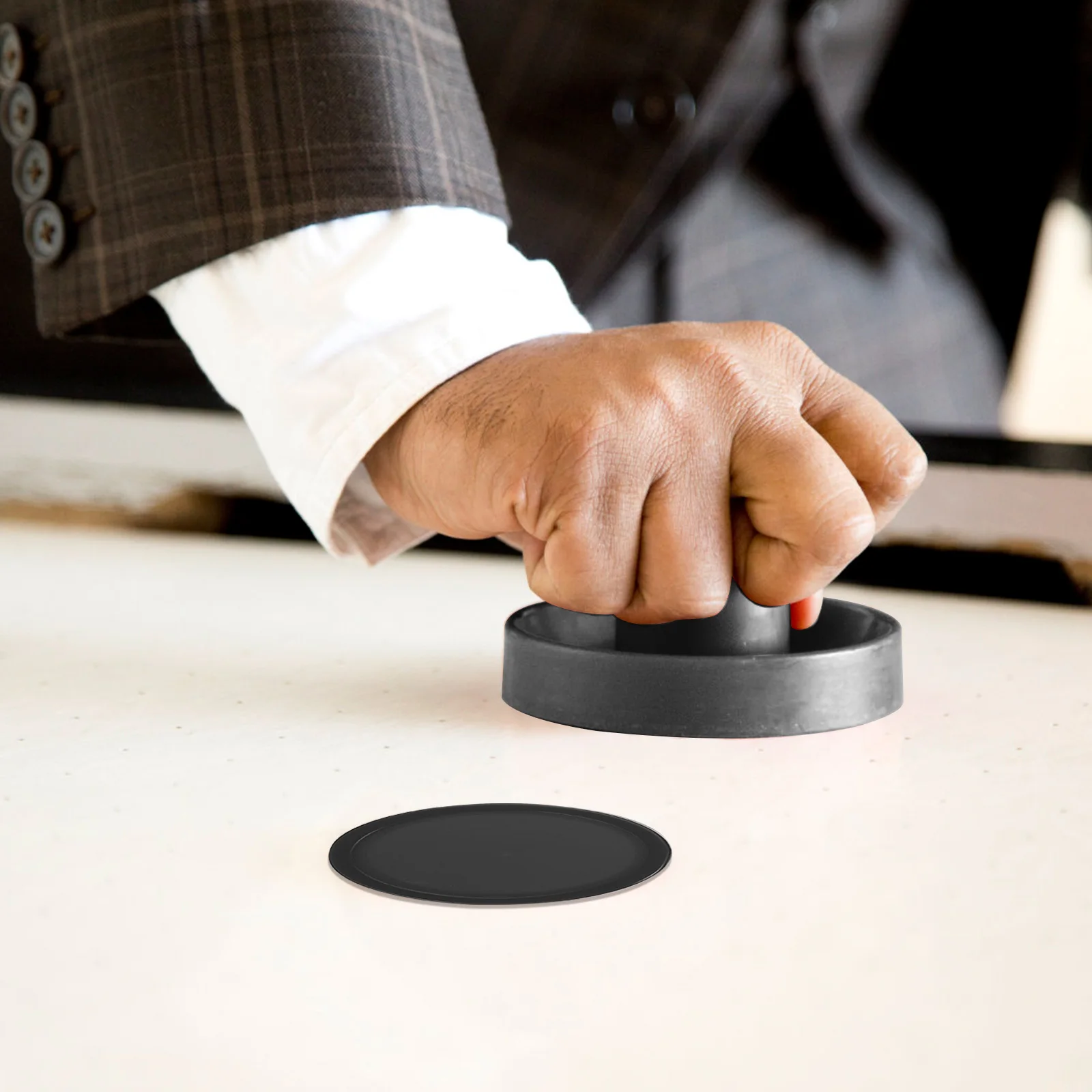 1Set Plastic Air Hockey Pushers Pucks Replacement for Most Game Tables Non-Brittle Sliders Comfort Grip Paddles Exciting Match
1Set Plastic Air Hockey Pushers Pucks Replacement for Most Game Tables Non-Brittle Sliders Comfort Grip Paddles Exciting Match