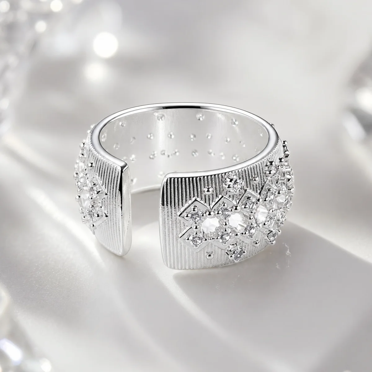 1-piece set of cool retro style hollow lace wide face ring silver ring for women, elegant and versatile in Japan and Korea
1-piece set of cool retro style hollow lace wide face ring silver ring for women, elegant and versatile in Japan and Korea