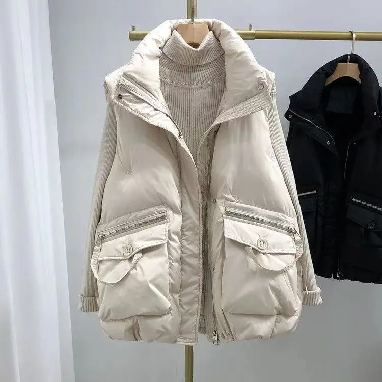 New Fashion Stand Collar Sleeveless Jackets Casual Loose Down Cotton Vests Women Winter Parkas Warm Oversize Waistcoat
New Fashion Stand Collar Sleeveless Jackets Casual Loose Down Cotton Vests Women Winter Parkas Warm Oversize Waistcoat