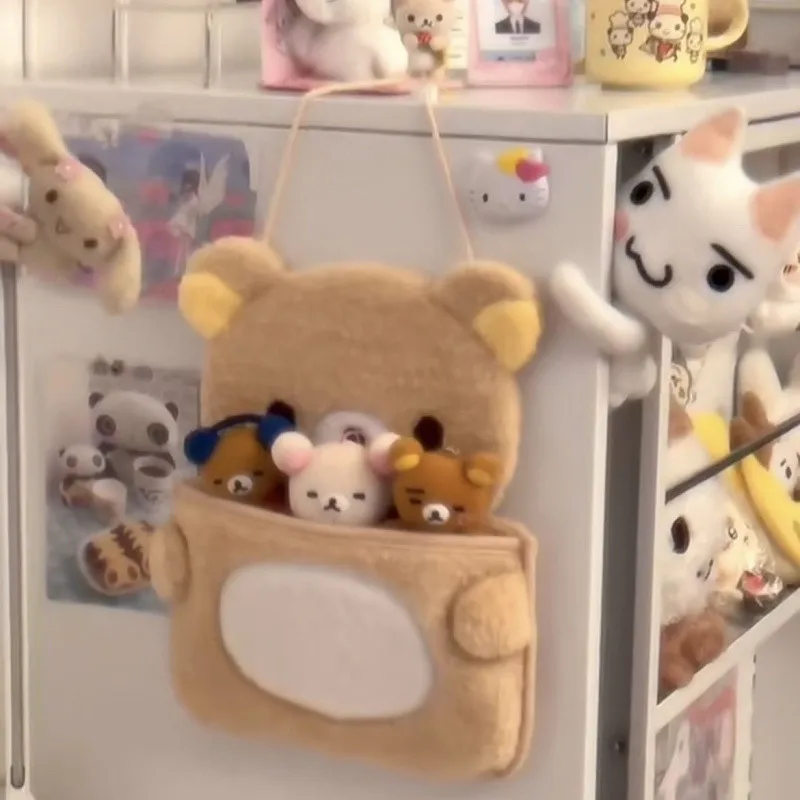 Новый мультфильм Rilakkuma, плюшевая настенная подвесная сумка для хранения, милая японская сумка для хранения игрушек Rilakkuma, подарочные игрушки для девочек
Новый мультфильм Rilakkuma, плюшевая настенная подвесная сумка для хранения, милая японская сумка для хранения игрушек Rilakkuma, подарочные игрушки для девочек