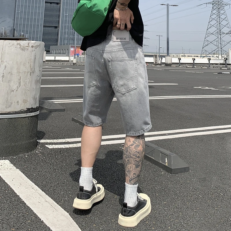 9368 Sky grey senior washed jeans shorts men's tide brand sense straight loose casual five trousers
9368 Sky grey senior washed jeans shorts men's tide brand sense straight loose casual five trousers