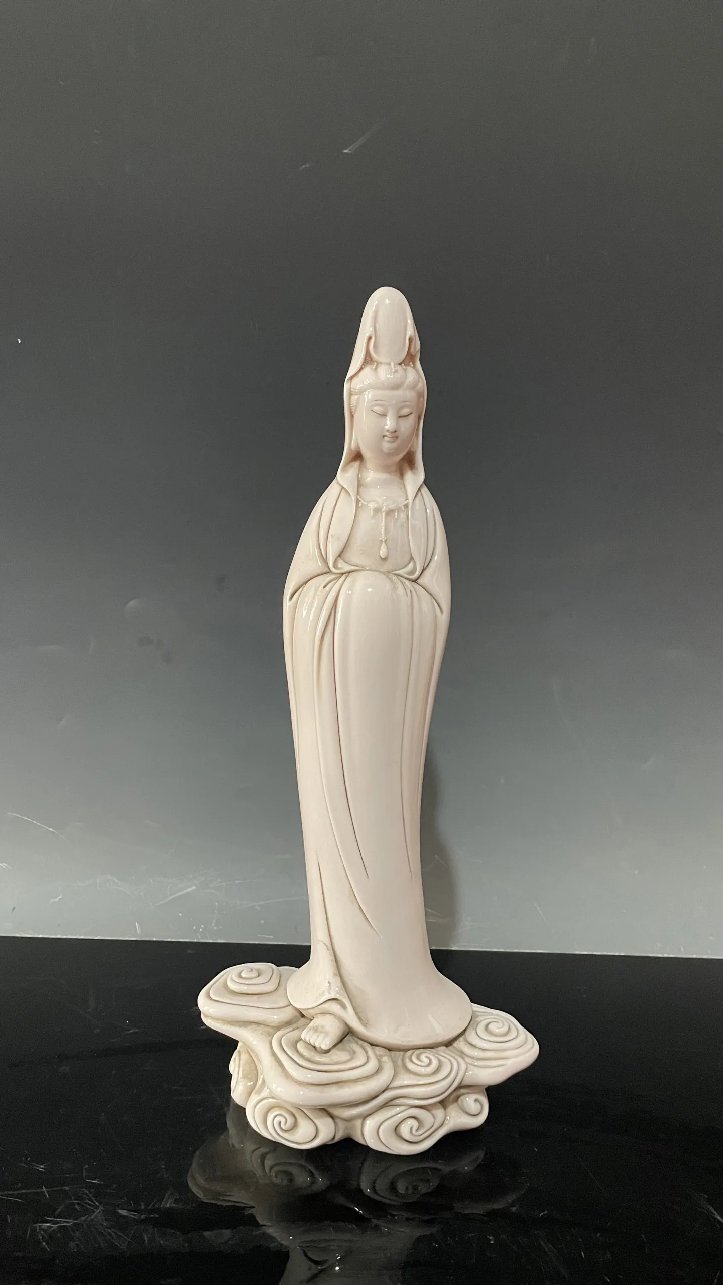 21"Chinese Jingdezhen Dehua Porcelain Amitabha Guanyin Bodhisattva Standing Buddha Worship Hall Town house
21"Chinese Jingdezhen Dehua Porcelain Amitabha Guanyin Bodhisattva Standing Buddha Worship Hall Town house