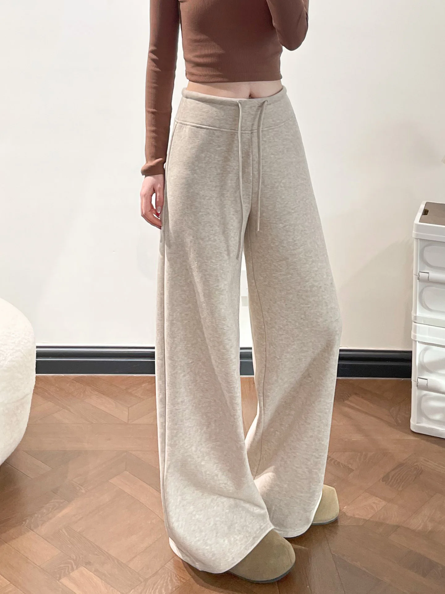 Женские широкие брюки Oaeal Thiened Drapey из смесовой шерсти с высокой талией, прямого кроя, новинка осень-зима 2026
Женские широкие брюки Oaeal Thiened Drapey из смесовой шерсти с высокой талией, прямого кроя, новинка осень-зима 2026