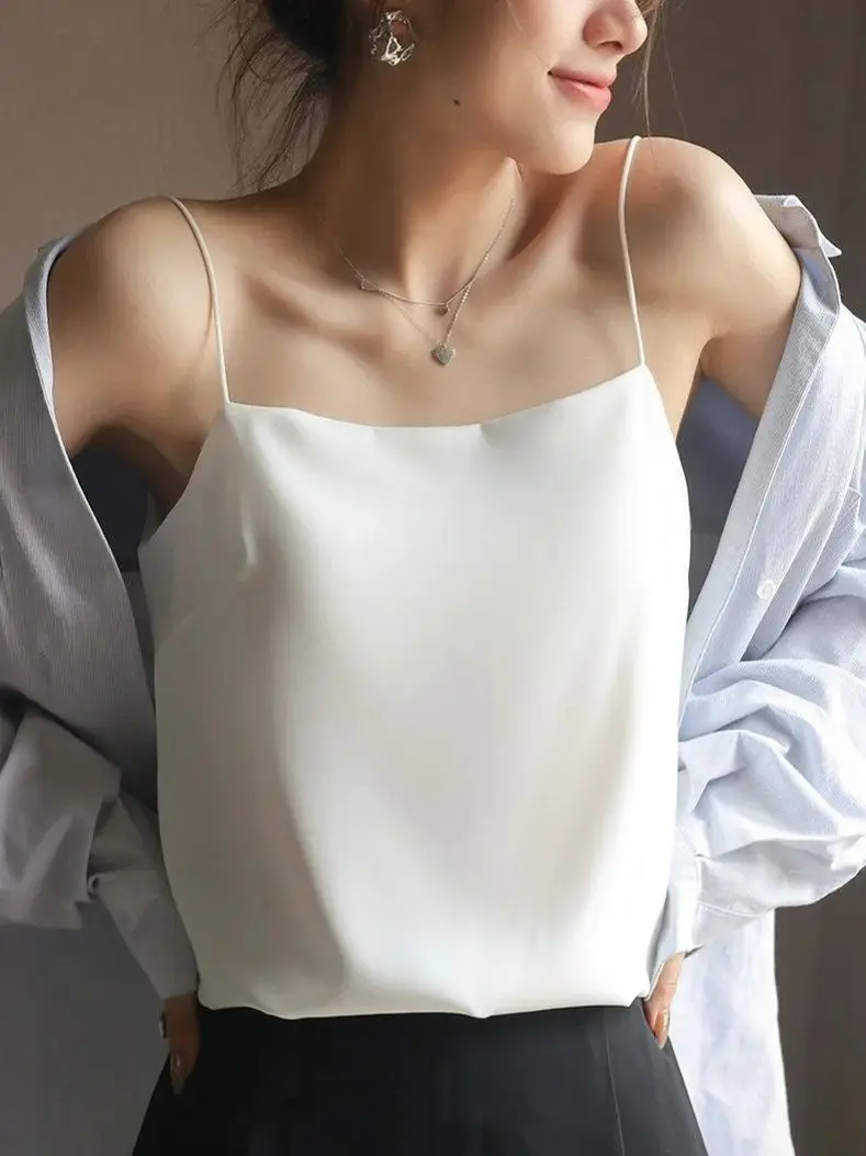 Square-neck Strapless Vest Bra with Padded Cups Layering Top Lightweight Backless Lingerie for Women Breathable Soft
Square-neck Strapless Vest Bra with Padded Cups Layering Top Lightweight Backless Lingerie for Women Breathable Soft