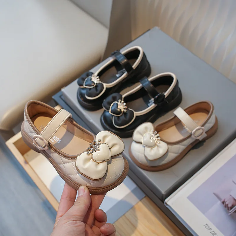Girls' Princess Shoes 2025 New Step Learning Soft Bottom Breathable Children's Fashion Versatile Baby Shoes Casual
Girls' Princess Shoes 2025 New Step Learning Soft Bottom Breathable Children's Fashion Versatile Baby Shoes Casual