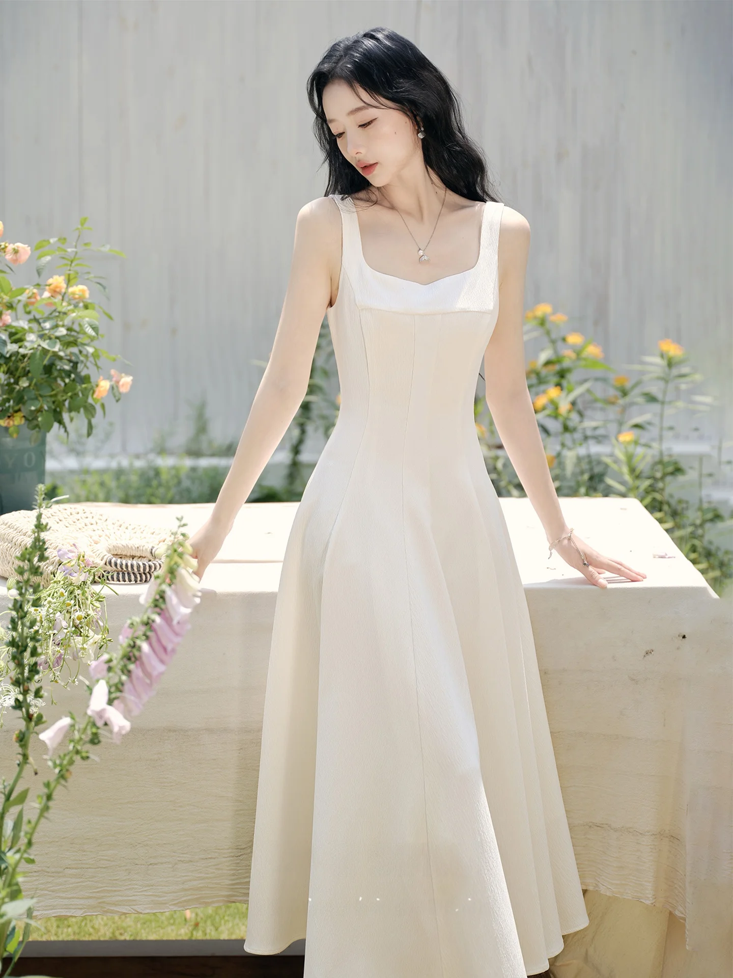 Elegant White Strapless Dress Square Collar A-Line Skirt Women's Clothing Summer New Style High Waist French Style Pure Color
Elegant White Strapless Dress Square Collar A-Line Skirt Women's Clothing Summer New Style High Waist French Style Pure Color