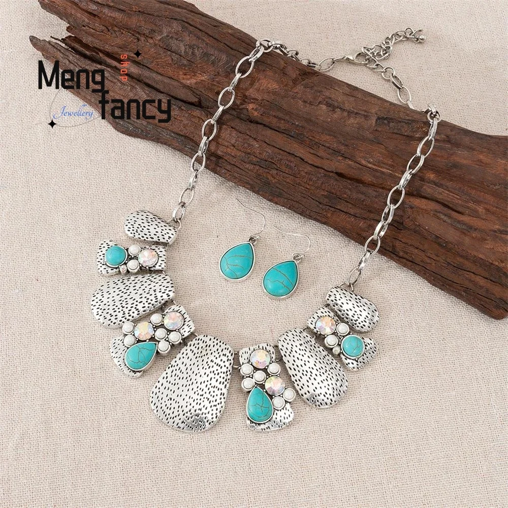 Bohemian Retro Fashion Exquisite Exaggerated Turquoise Pearl Coloured Diamond Necklace Natural Stone Pendant Luxury Fine Jewelry
Bohemian Retro Fashion Exquisite Exaggerated Turquoise Pearl Coloured Diamond Necklace Natural Stone Pendant Luxury Fine Jewelry